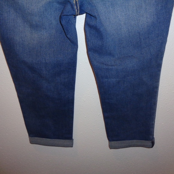 Apt. 9 Capri Embellished Jeans Size 6 NWT Mid-Rise - Picture 3 of 8